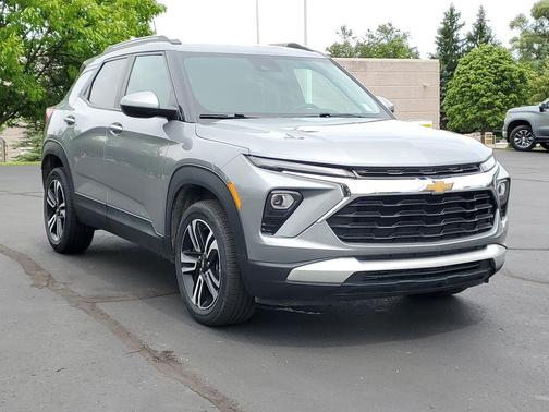 Sterling Gray Metallic 2024 Chevrolet Trailblazer LT