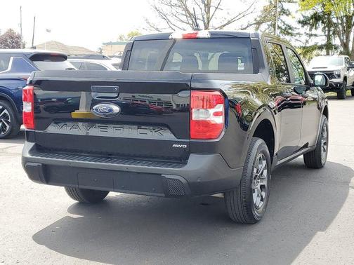 SHADOW BLACK 2024 Ford Maverick XLT