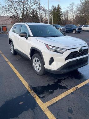 2025 Toyota RAV4 LE