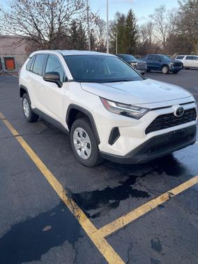 2025 Toyota RAV4 LE