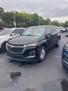 Mosaic Black Metallic 2023 Chevrolet Traverse LS