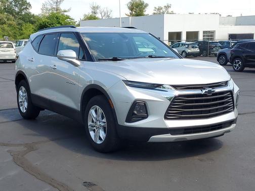 Silver Ice Metallic 2020 Chevrolet Blazer 2LT