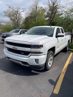 Summit White 2019 Chevrolet Silverado 1500 2LT