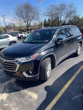 Mosaic Black Metallic 2019 Chevrolet Traverse LT Cloth