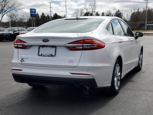 2020 Ford Fusion SE