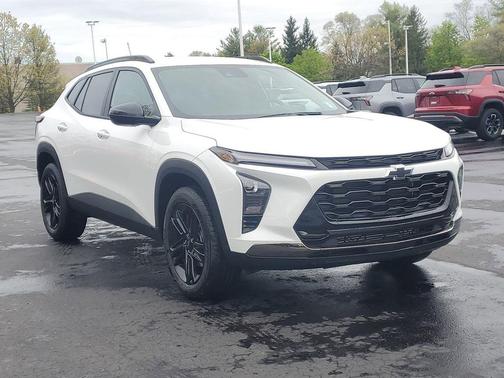 Summit White 2026 Chevrolet Trax FWD ACTIV