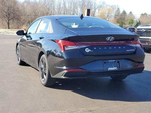 2022 Hyundai ELANTRA HEV Blue