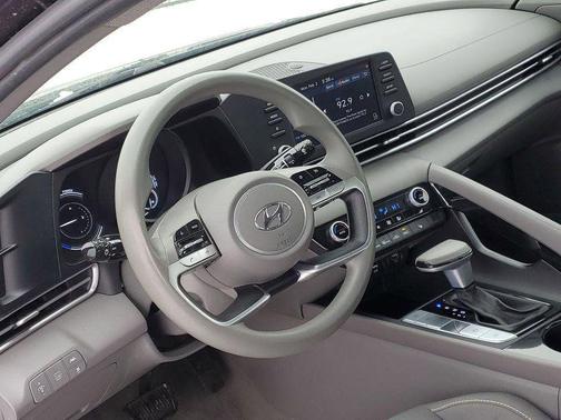 2022 Hyundai ELANTRA HEV Blue