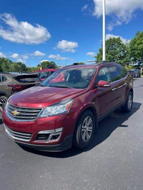 Siren Red Tintcoat 2016 Chevrolet Traverse 2LT
