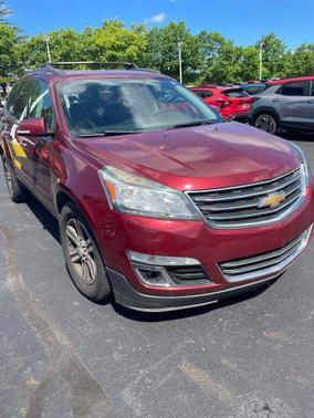 Siren Red Tintcoat 2016 Chevrolet Traverse 2LT