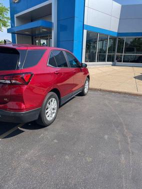 Radiant Red Tintcoat 2024 Chevrolet Equinox 1LT
