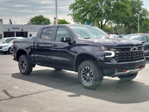 Dark Ash Metallic 2023 Chevrolet Silverado 1500 ZR2