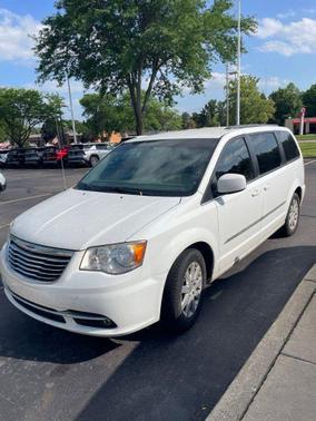 Bright White Clearcoat 2014 Chrysler Town & Country Touring