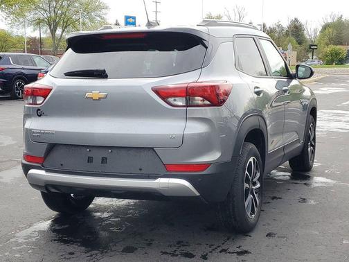 Sterling Gray Metallic 2025 Chevrolet Trailblazer LT