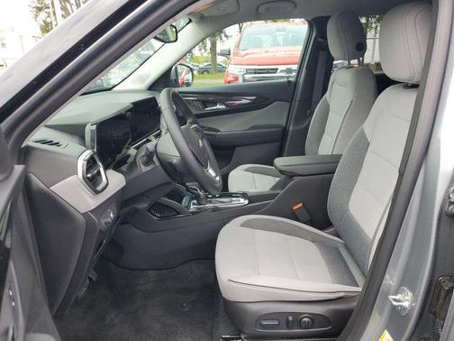 Sterling Gray Metallic 2025 Chevrolet Trailblazer LT