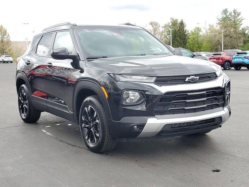 Mosaic Black Metallic 2023 Chevrolet Trailblazer LT