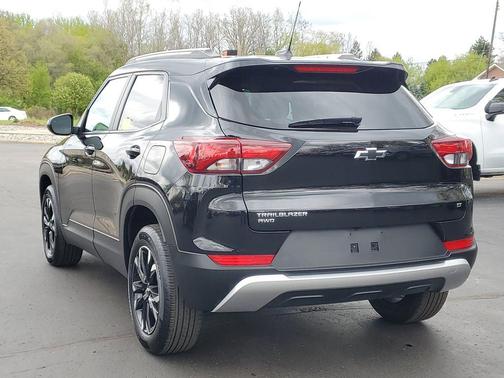 Mosaic Black Metallic 2023 Chevrolet Trailblazer LT