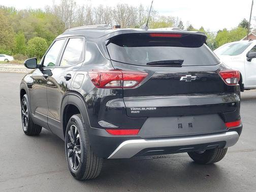 Mosaic Black Metallic 2023 Chevrolet Trailblazer LT