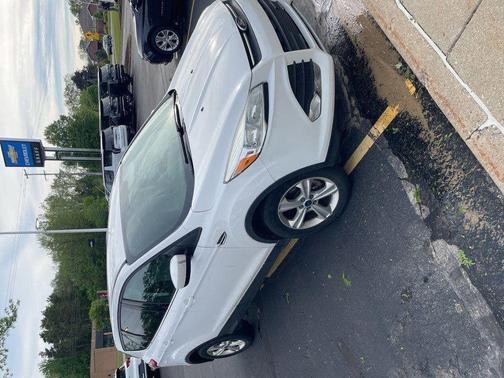 OXFORD WHITE 2014 Ford Escape SE