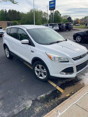 OXFORD WHITE 2014 Ford Escape SE