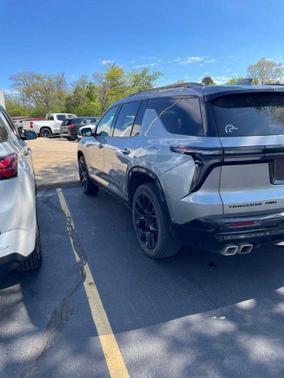 Sterling Gray Metallic 2024 Chevrolet Traverse RS