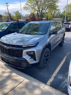 Sterling Gray Metallic 2024 Chevrolet Traverse RS