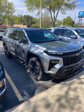 Sterling Gray Metallic 2024 Chevrolet Traverse RS