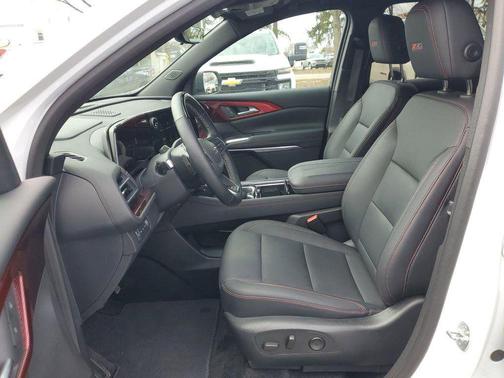 Summit White 2024 Chevrolet Traverse AWD Z71