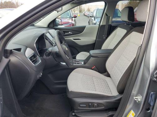 Sterling Gray Metallic 2023 Chevrolet Equinox 1LT