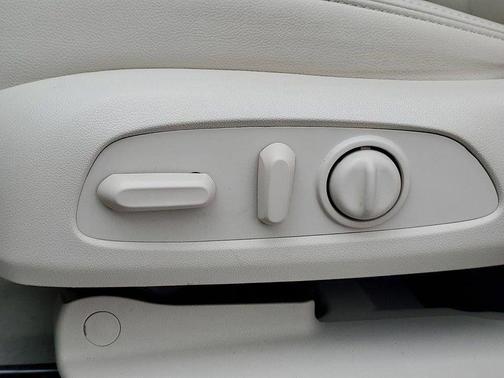 Light Stone Metallic 2023 GMC Acadia Denali