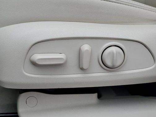 Light Stone Metallic 2023 GMC Acadia Denali