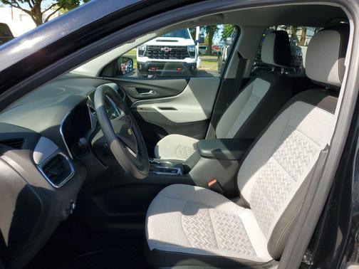 Mosaic Black Metallic 2024 Chevrolet Equinox LS