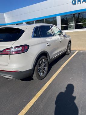 2019 Lincoln Nautilus Select