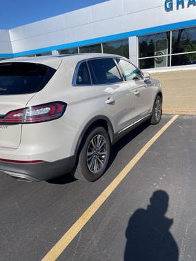 2019 Lincoln Nautilus Select