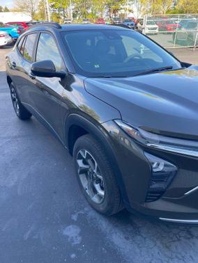 Harvest Bronze Metallic 2024 Chevrolet Trax LT