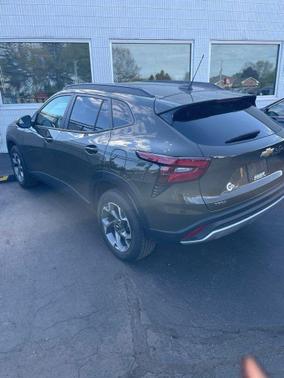 Harvest Bronze Metallic 2024 Chevrolet Trax LT