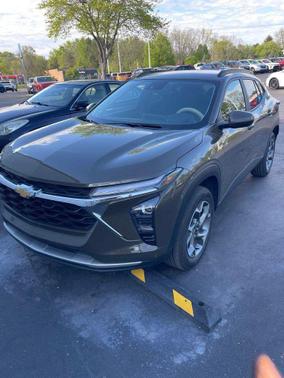 Harvest Bronze Metallic 2024 Chevrolet Trax LT
