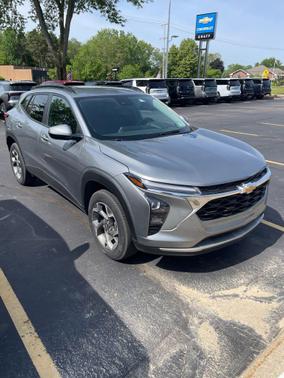 Sterling Gray Metallic 2025 Chevrolet Trax LT