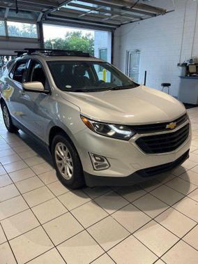 Silver Ice Metallic 2018 Chevrolet Equinox LT