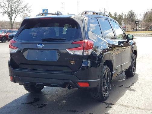 Crystal Black Silica 2024 Subaru Forester Wilderness