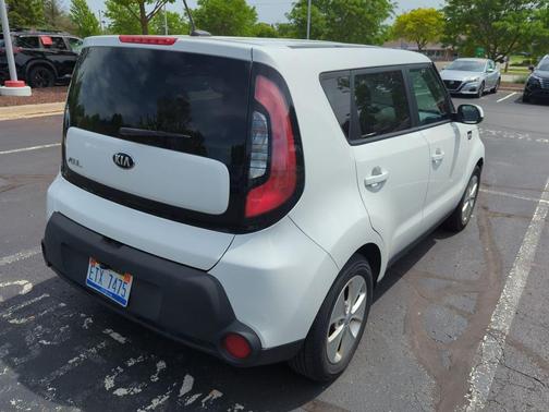 Clear White 2016 Kia Soul Base
