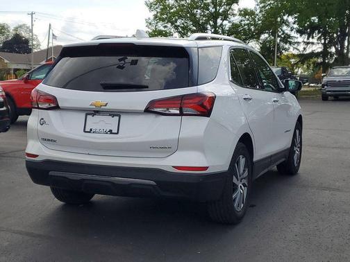 Iridescent Pearl Tricoat 2023 Chevrolet Equinox Premier w/1LZ