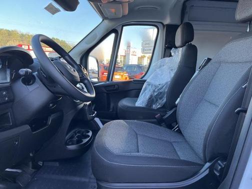 2025 RAM ProMaster 2500 Tradesman