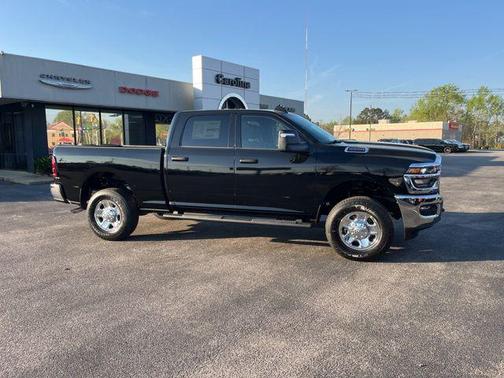 Diamond Black Crystal Pearlcoat 2026 RAM 2500 Tradesman Crew Cab 4x4 6'4' Box