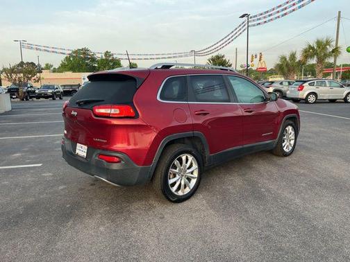 Deep Cherry Red Crystal Pearlcoat 2016 Jeep Cherokee Limited