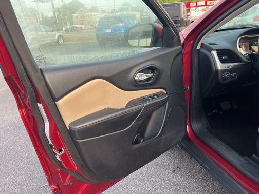 Deep Cherry Red Crystal Pearlcoat 2016 Jeep Cherokee Limited