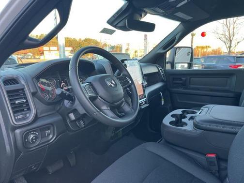 2026 RAM 2500 Tradesman Crew Cab 4x4 6'4' Box