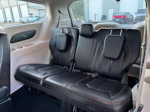 Silver Mist Clearcoat 2023 Chrysler Pacifica Touring L