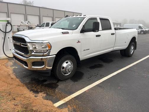 2021 RAM 3500 Tradesman Crew Cab 4x4 8' Box