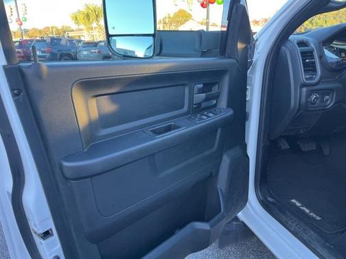 2021 RAM 3500 Tradesman Crew Cab 4x4 8' Box